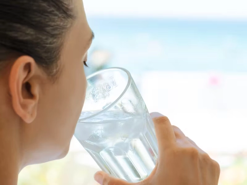 Does Ice Water Hack for Weight Loss Work? 9 Tricks 8 Benefits of Drinking Ice Water Beyond Weight Loss