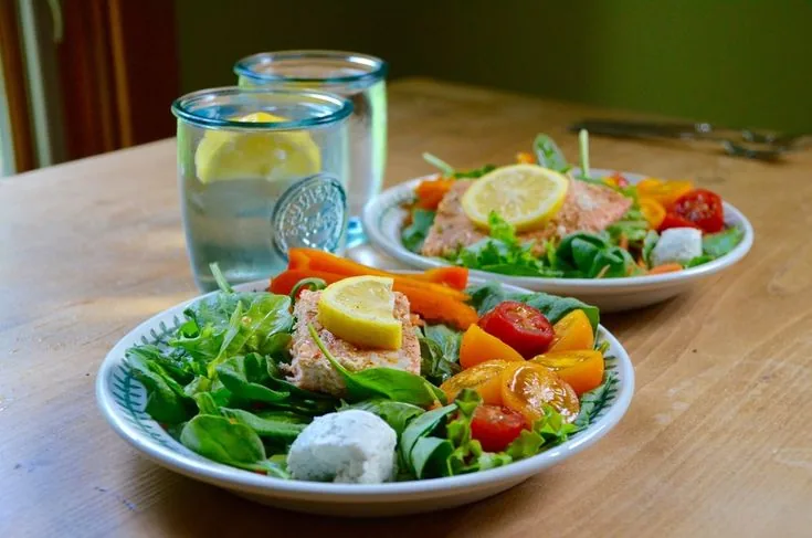 Does Ice Water Hack for Weight Loss Work? 9 Tricks 6 Pair Ice Water with Balanced Meals